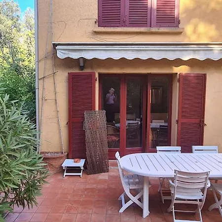 Pretty T5 With Wifigarden And Pool Saint-Raphaël